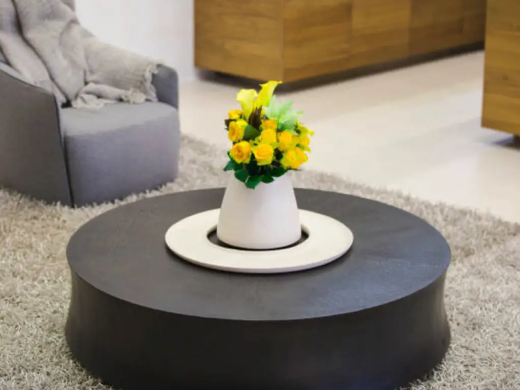 How to Style a Round Coffee Table 4