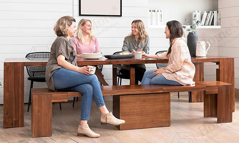 Extendable table expanding table