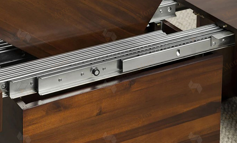 expanding rail of extendable bench